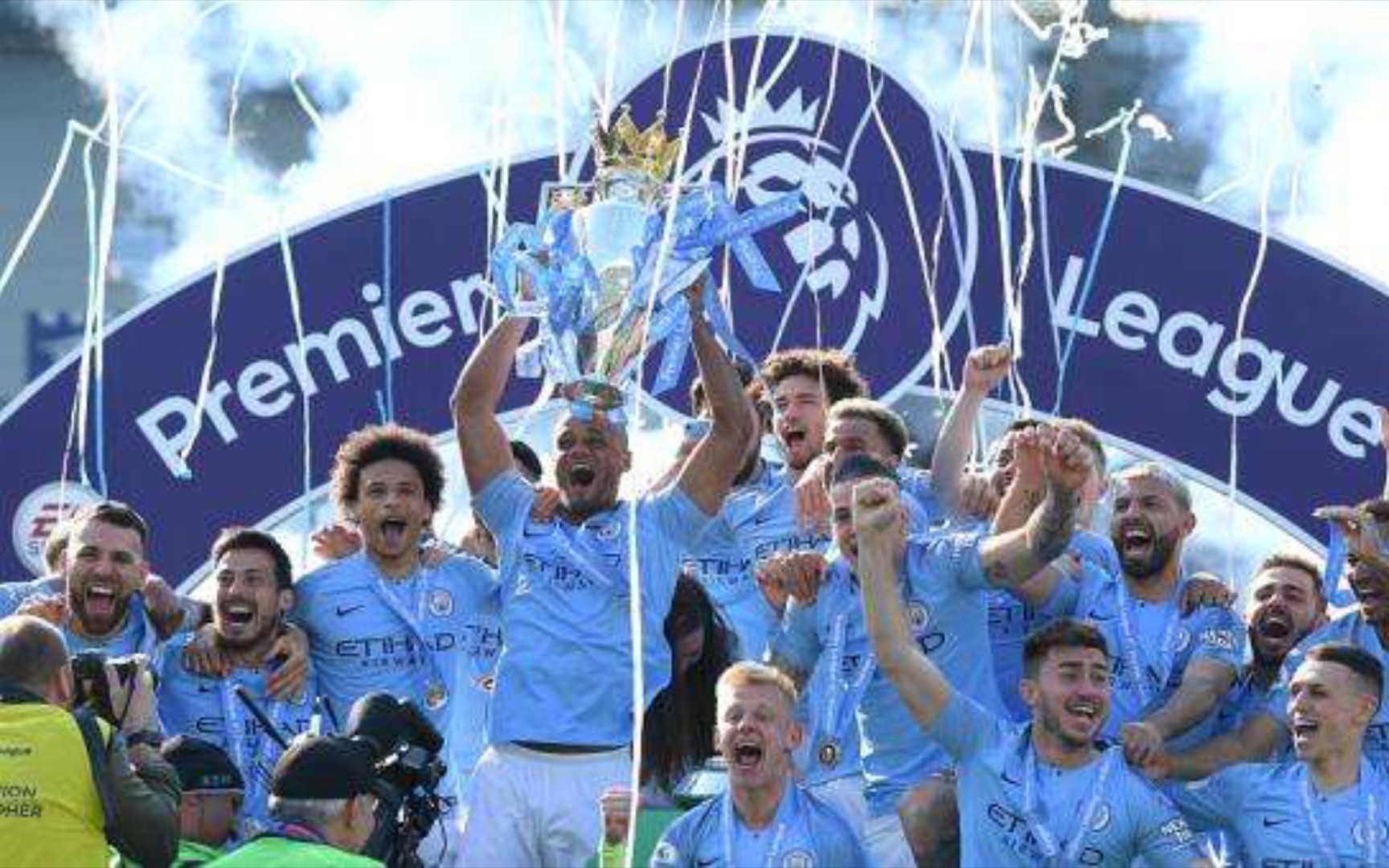 年轻锋线群 年轻锋线群